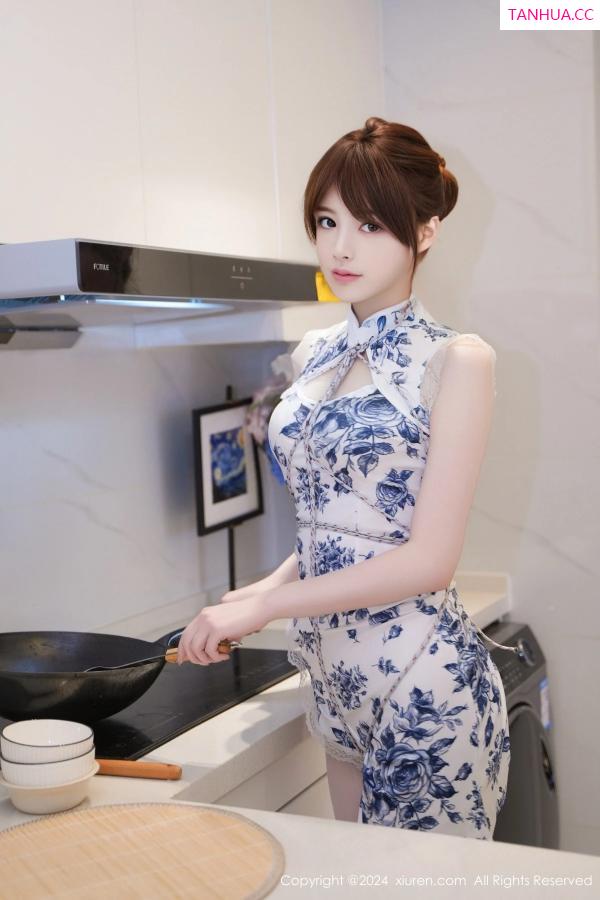   [XiuRen]高清写真图 2024.03.19 No.8255 梦灵儿Mini 丝袜美腿第30张图片